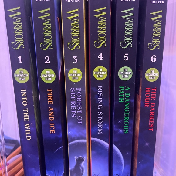 Erin Hunter's Warriors Series (#1-6) - Picture 1 of 1